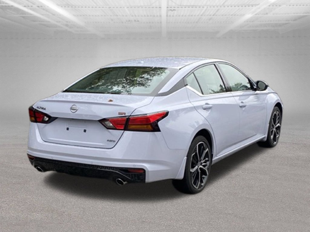 Used 2025 Nissan Altima 2.5 SR AWD/4WD image 5
