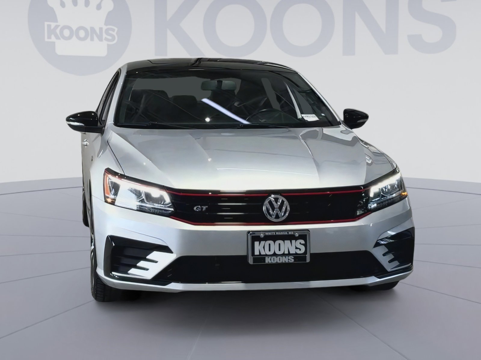 Used 2018 Volkswagen Passat 3.6 FWD image 4