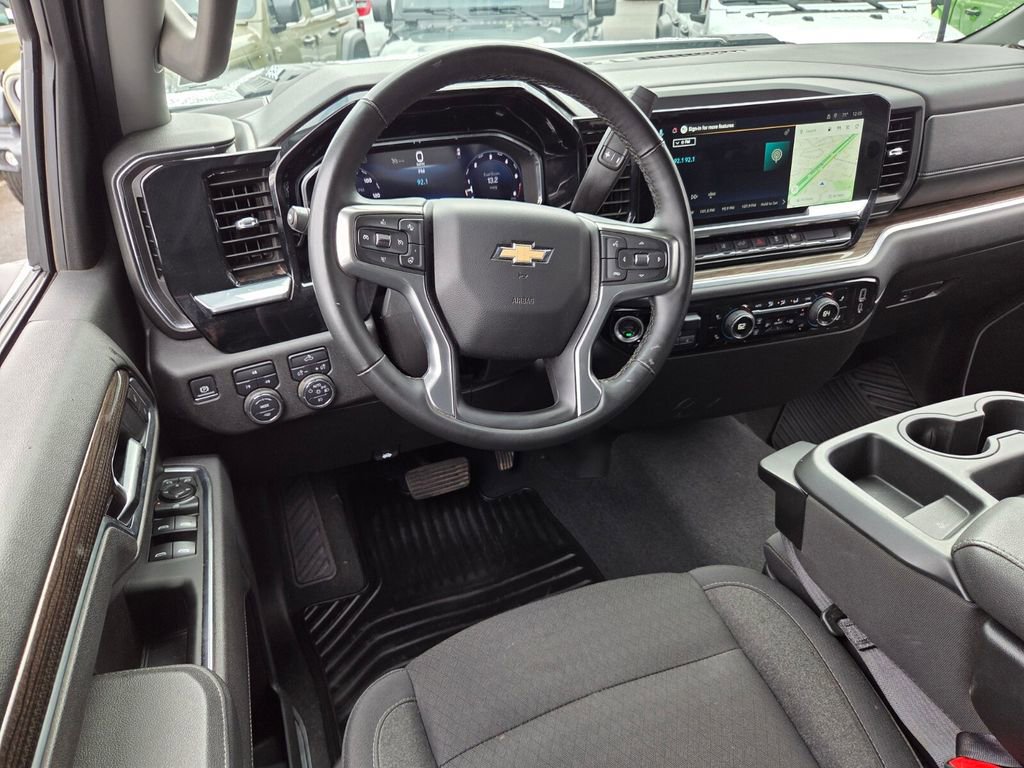 Used 2025 Chevrolet Silverado 2500 LT w/ Convenience Package image 6