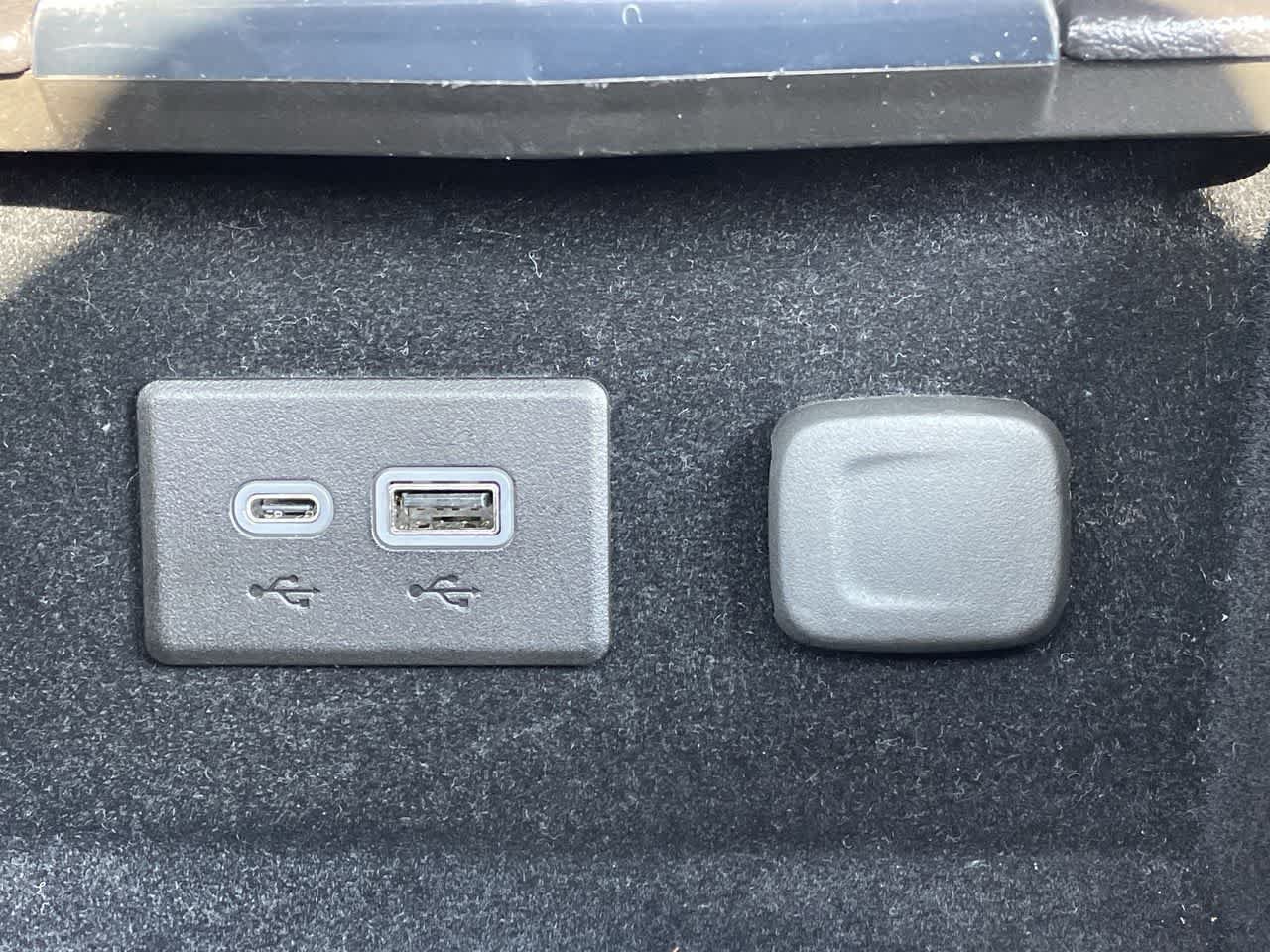Certified 2024 Cadillac XT4 Sport FWD image 27