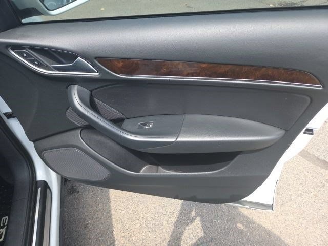 Used 2018 Audi Q3 2.0T Premium w/ Convenience Package AWD/4WD image 43