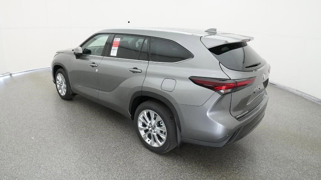 New 2025 Toyota Highlander Limited image 13