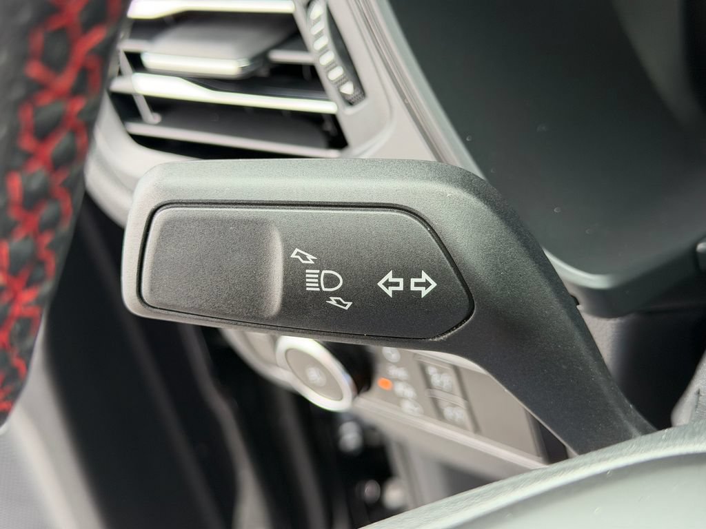 Used 2023 Ford Escape ST-Line Select AWD/4WD image 35