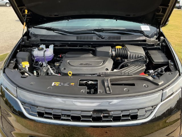 New 2027 Chrysler Pacifica Select FWD image 30