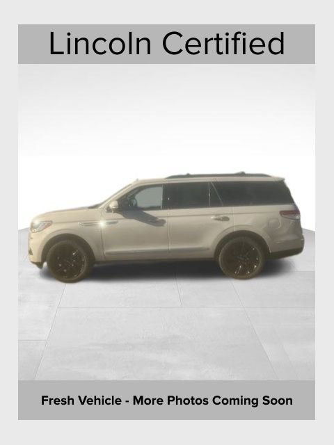 Certified 2023 Lincoln Navigator Reserve image 1