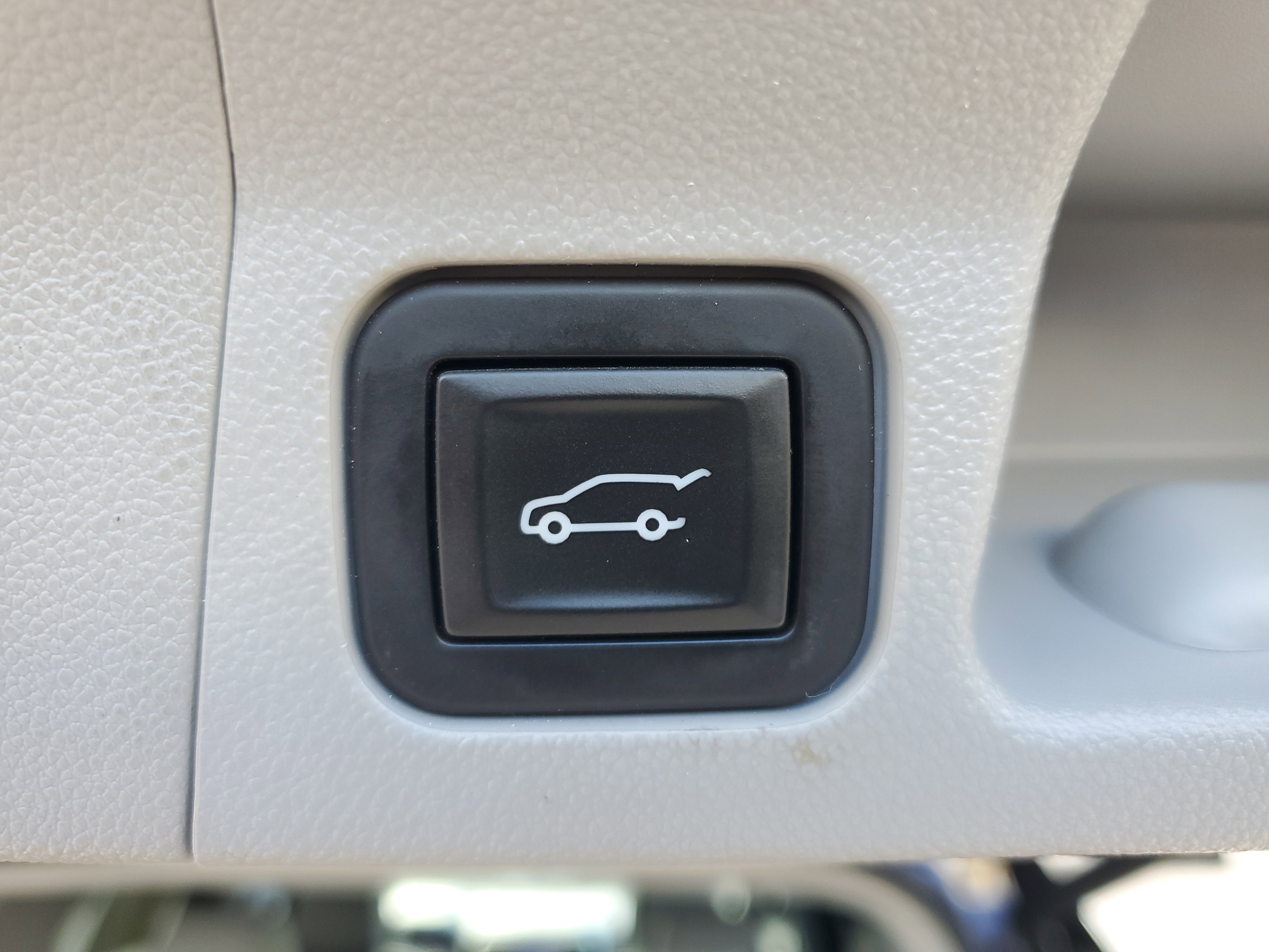 Used 2020 GMC Acadia SLT w/ Driver Alert Package II image 14