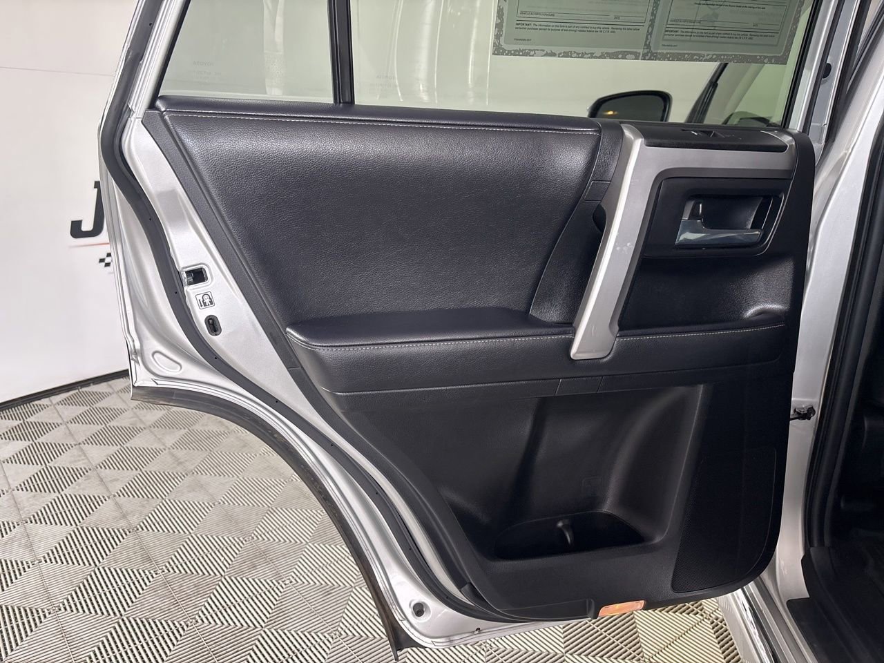 Used 2021 Toyota 4Runner Limited AWD/4WD image 24