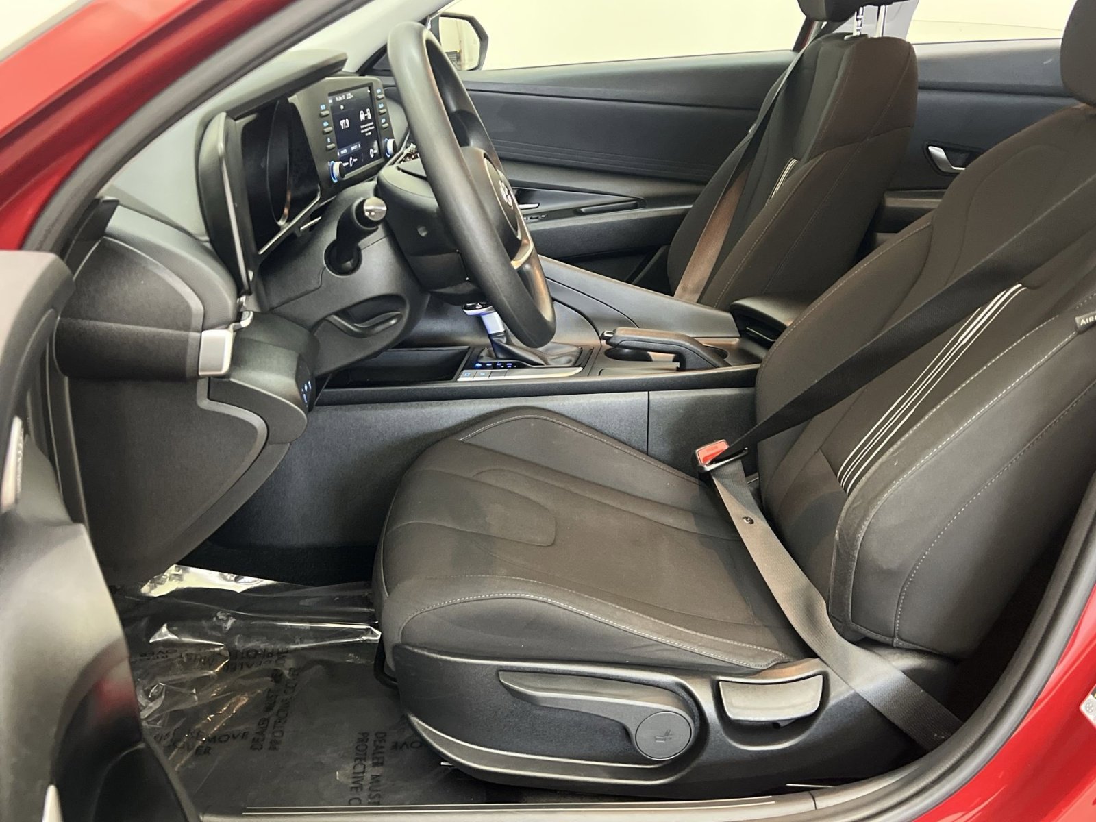 Used 2023 Hyundai Elantra SEL image 11