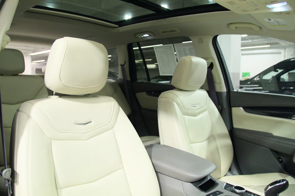 Used 2022 Cadillac XT6 Premium Luxury w/ Technology Package AWD/4WD image 22
