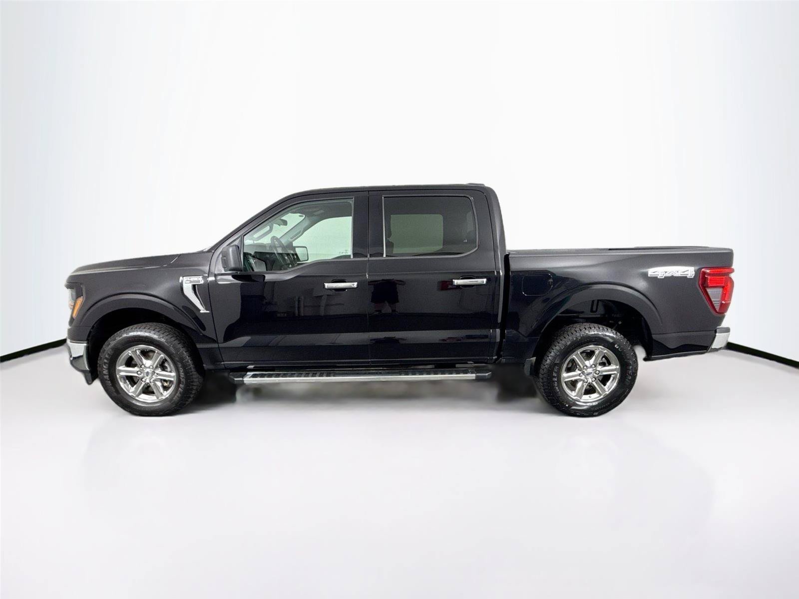 Used 2025 Ford F150 XLT w/ Equipment Group 301A Standard AWD/4WD image 12
