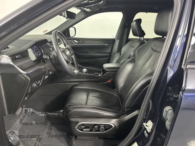 Used 2024 Jeep Grand Cherokee Overland w/ Adv Protech Group III AWD/4WD image 5