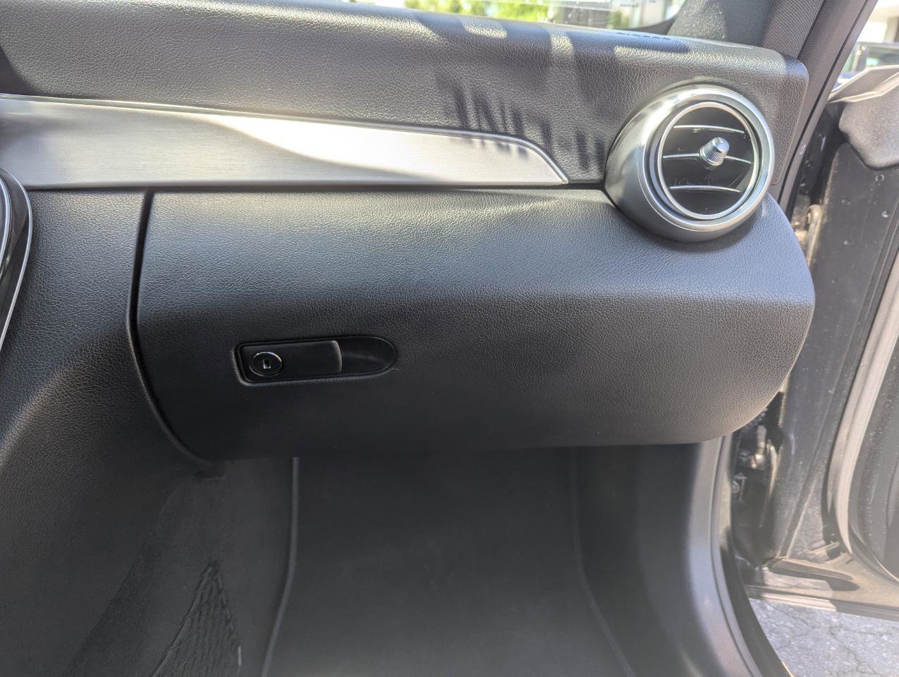 Used 2020 Mercedes-Benz C 300 4MATIC Coupe image 35