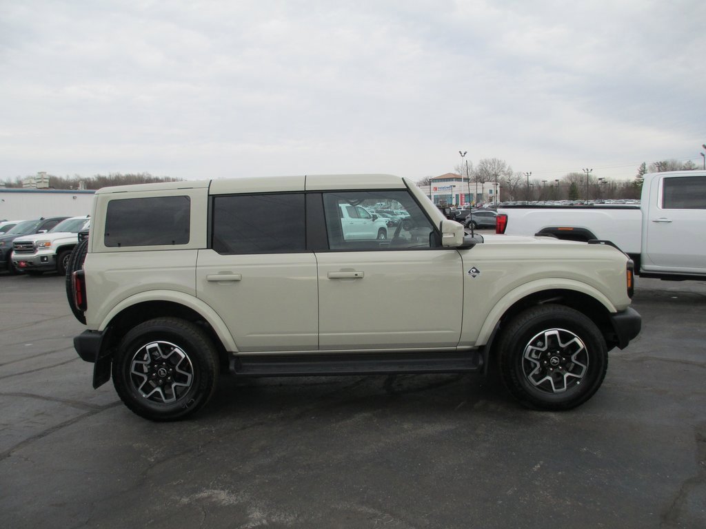 Used 2025 Ford Bronco Outer Banks image 4