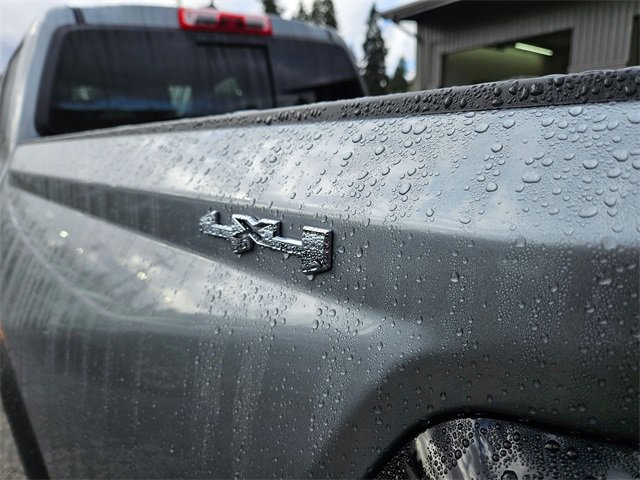 New 2025 GMC Canyon Elevation w/ Convenience Package image 9