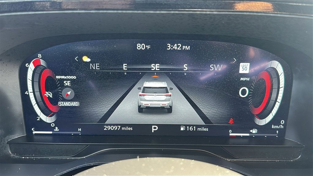 Used 2024 Nissan Pathfinder Platinum FWD image 3