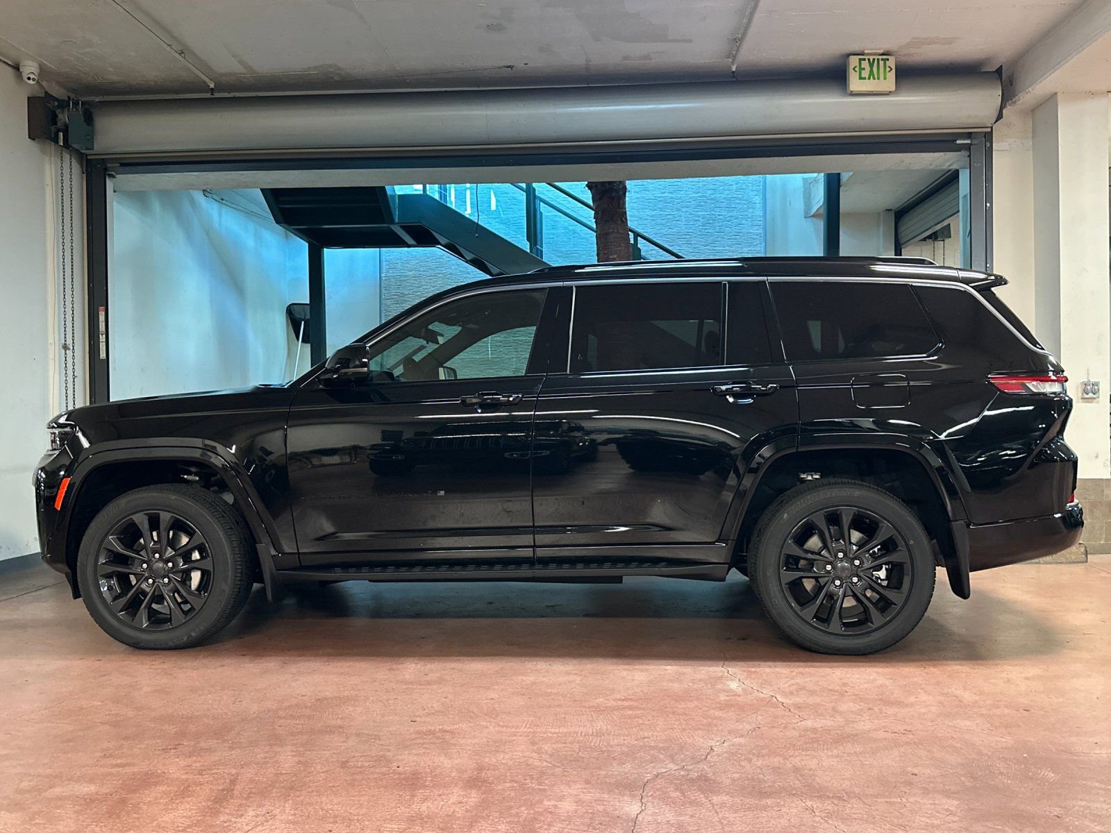 New 2026 Jeep Grand Cherokee L Limited AWD/4WD image 2