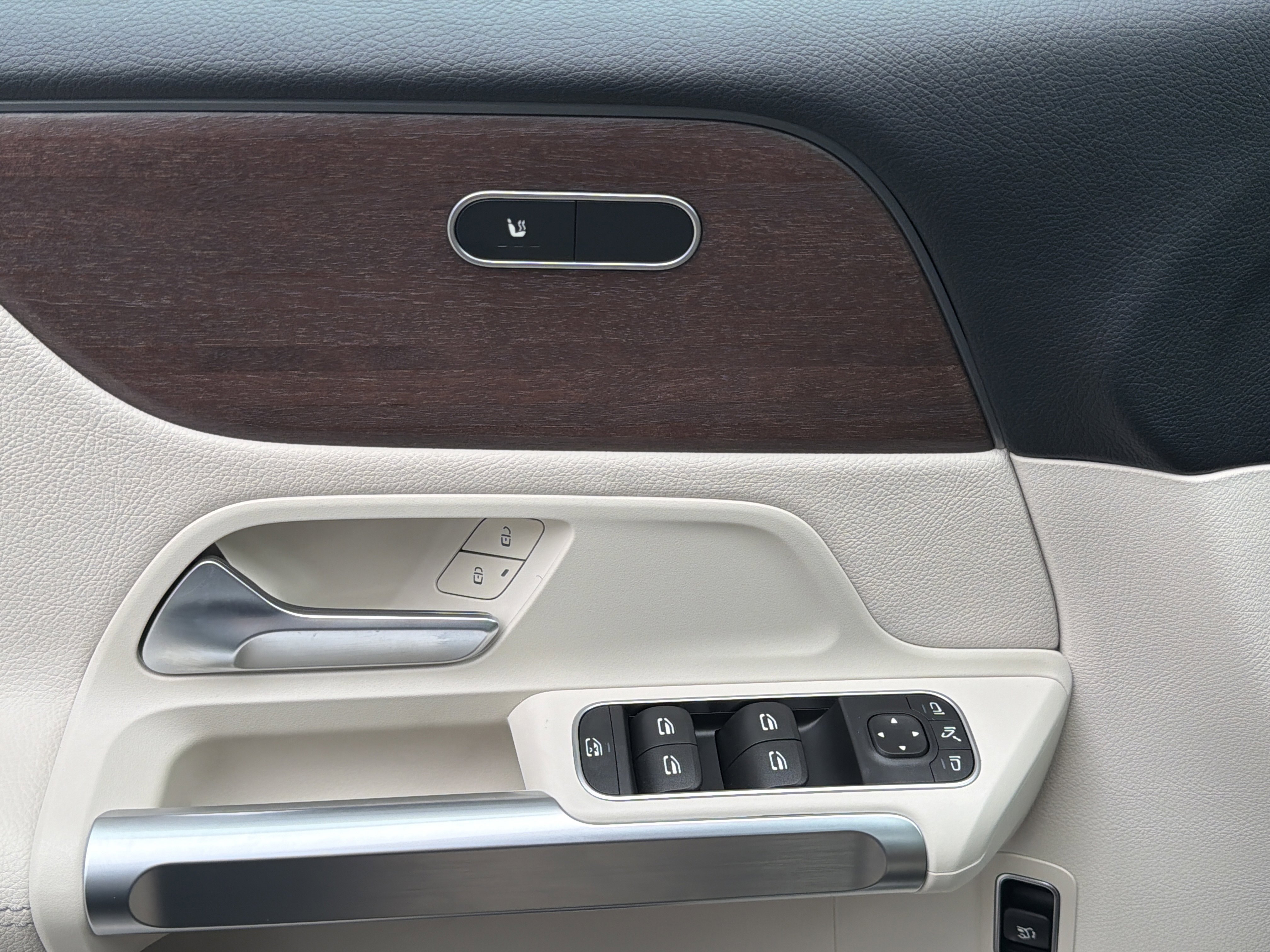 Certified 2022 Mercedes-Benz GLB 250 4MATIC image 14