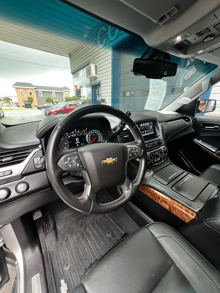 Used 2020 Chevrolet Tahoe Premier AWD/4WD image 14