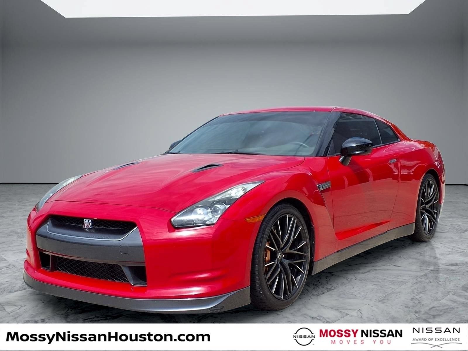 Used 2010 Nissan GT-R Premium AWD/4WD image 4