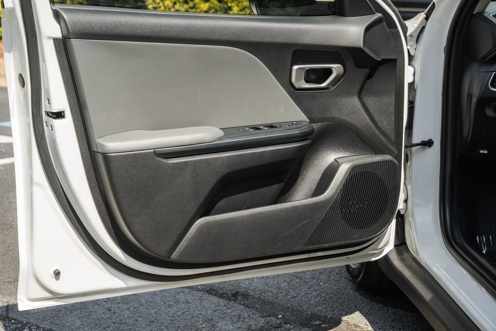Used 2025 Kia K4 FWD image 32