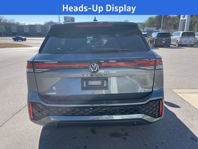 New 2026 Volkswagen Tiguan SE R-Line image 4