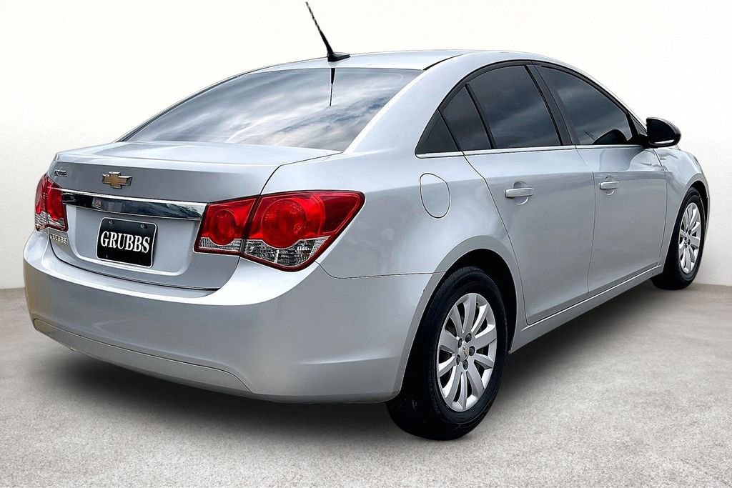 Used 2011 Chevrolet Cruze LS FWD image 2