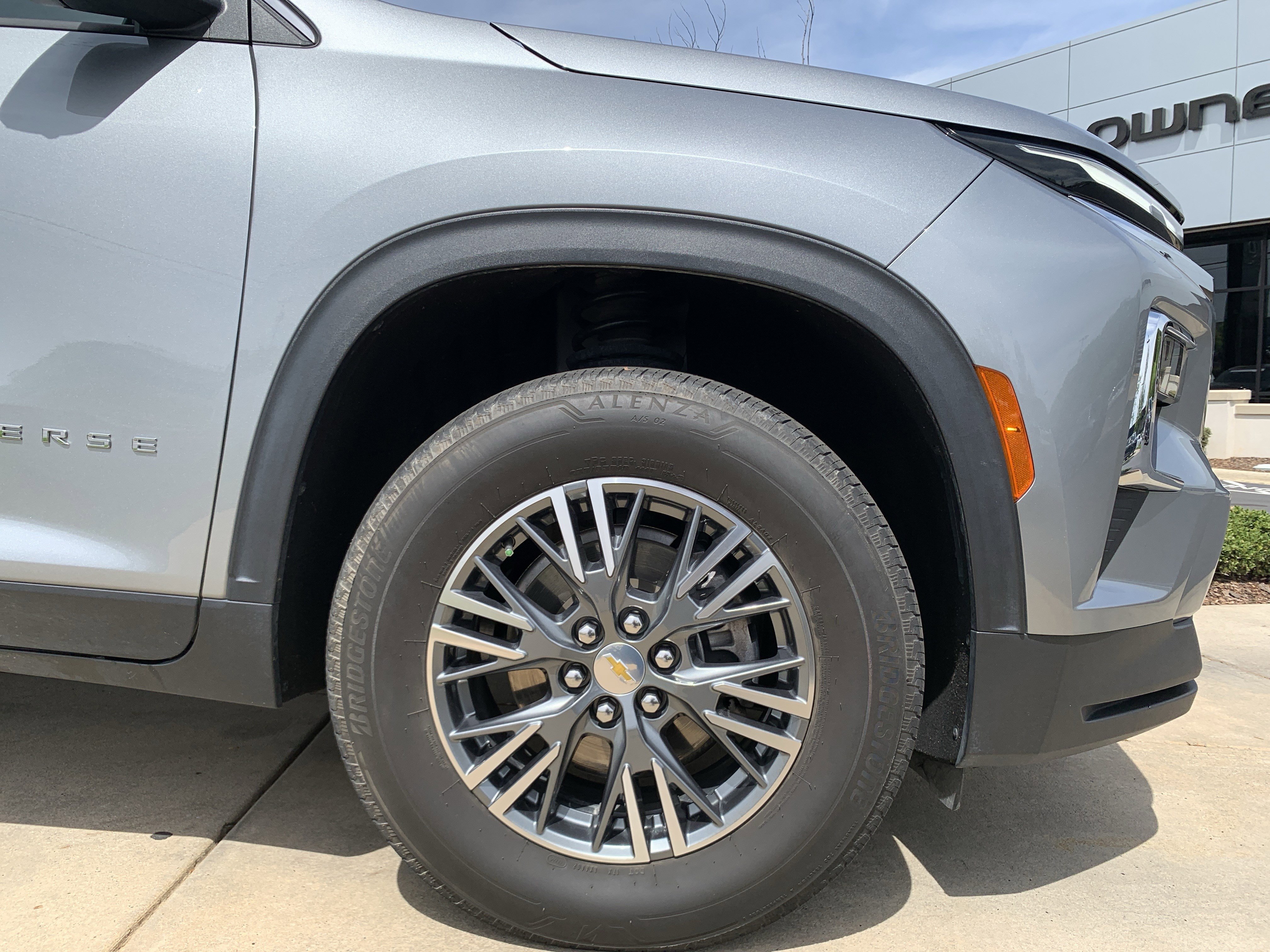 Used 2024 Chevrolet Traverse LT image 13
