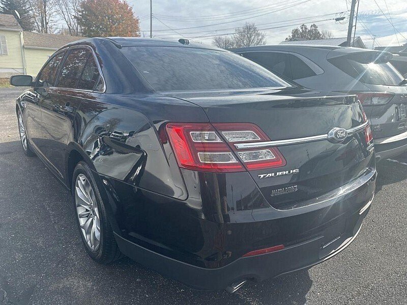 Used 2017 Ford Taurus Limited FWD image 10