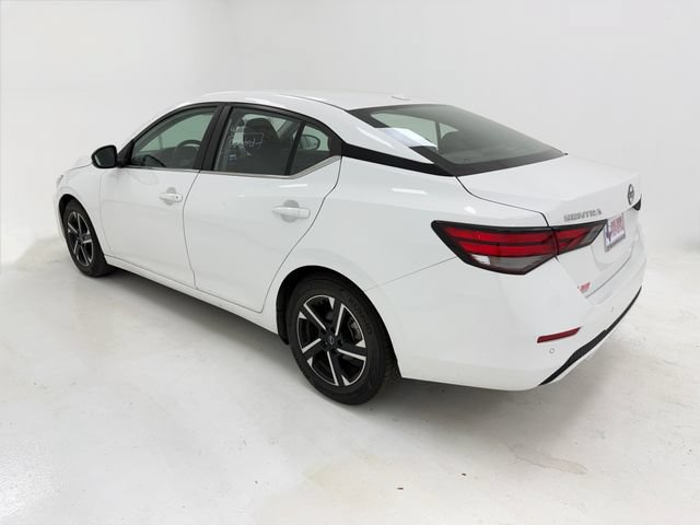 Used 2024 Nissan Sentra SV FWD image 17