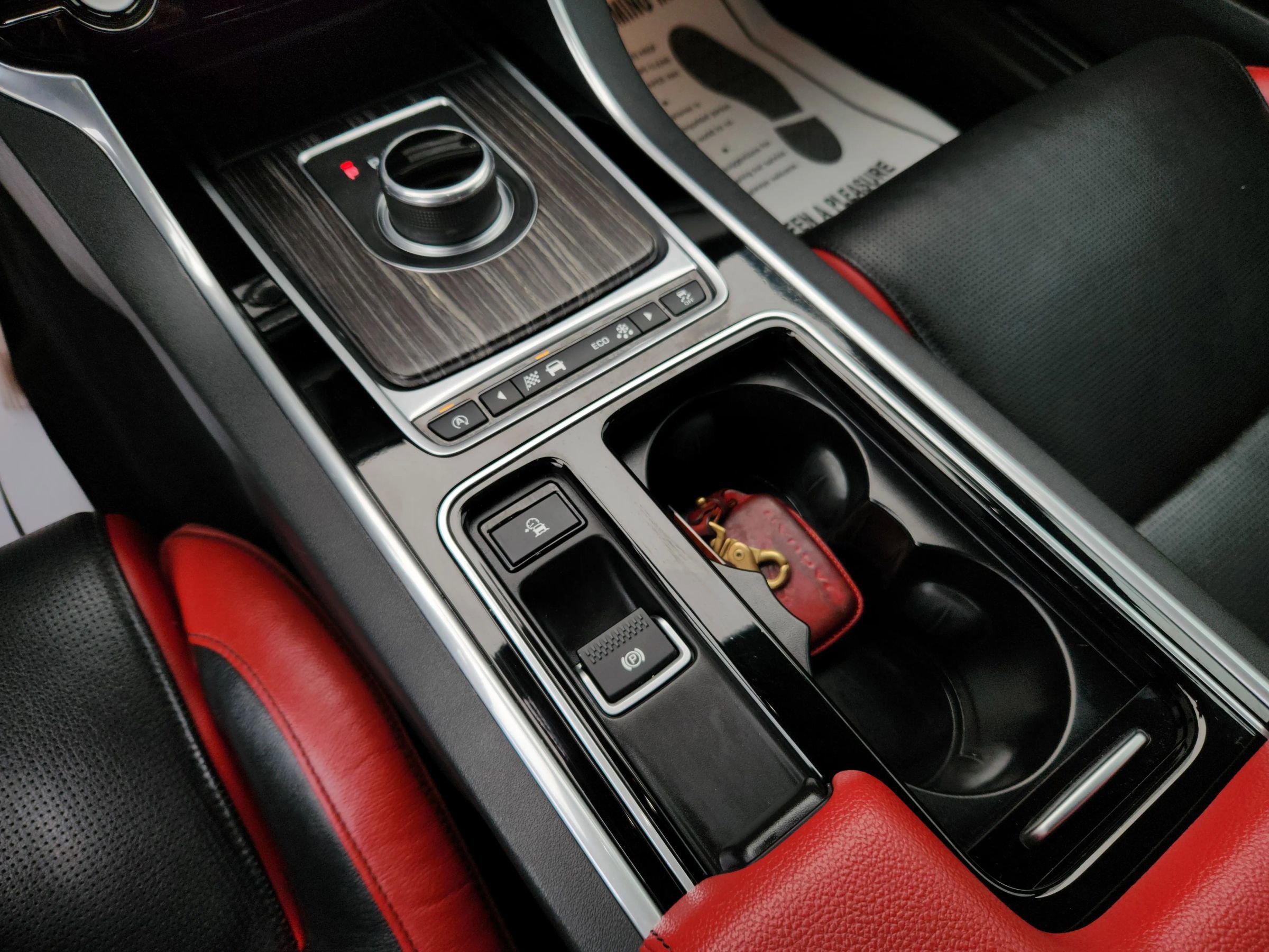 Used 2017 Jaguar XF S image 12