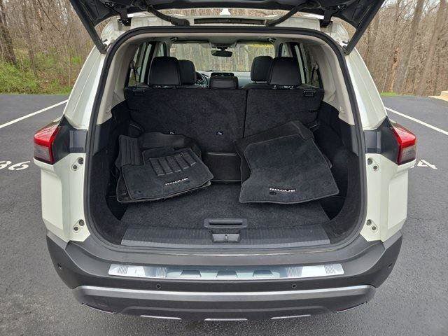 Used 2023 Nissan Rogue SL w/ SL Premium Package image 9