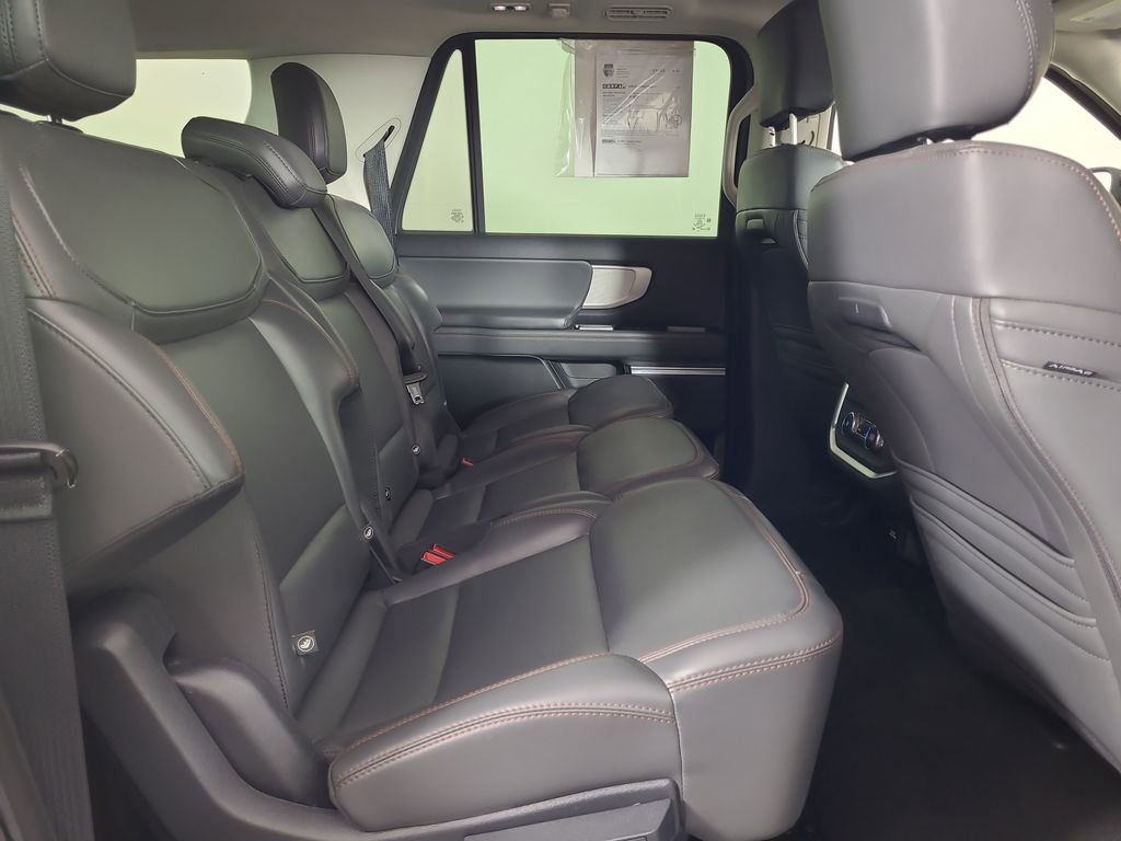 Used 2025 Ford Expedition Max Active AWD/4WD image 22