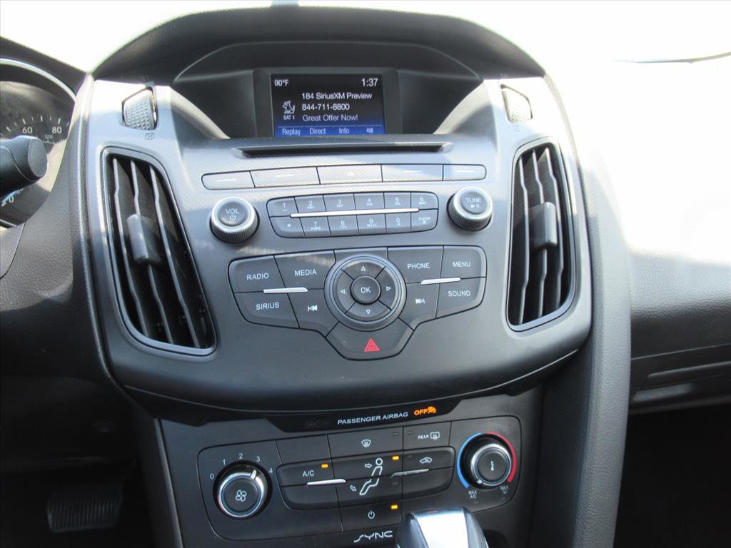 Used 2015 Ford Focus SE FWD image 25