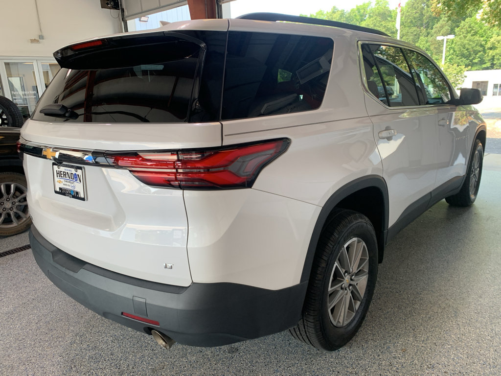Used 2023 Chevrolet Traverse LT FWD image 10