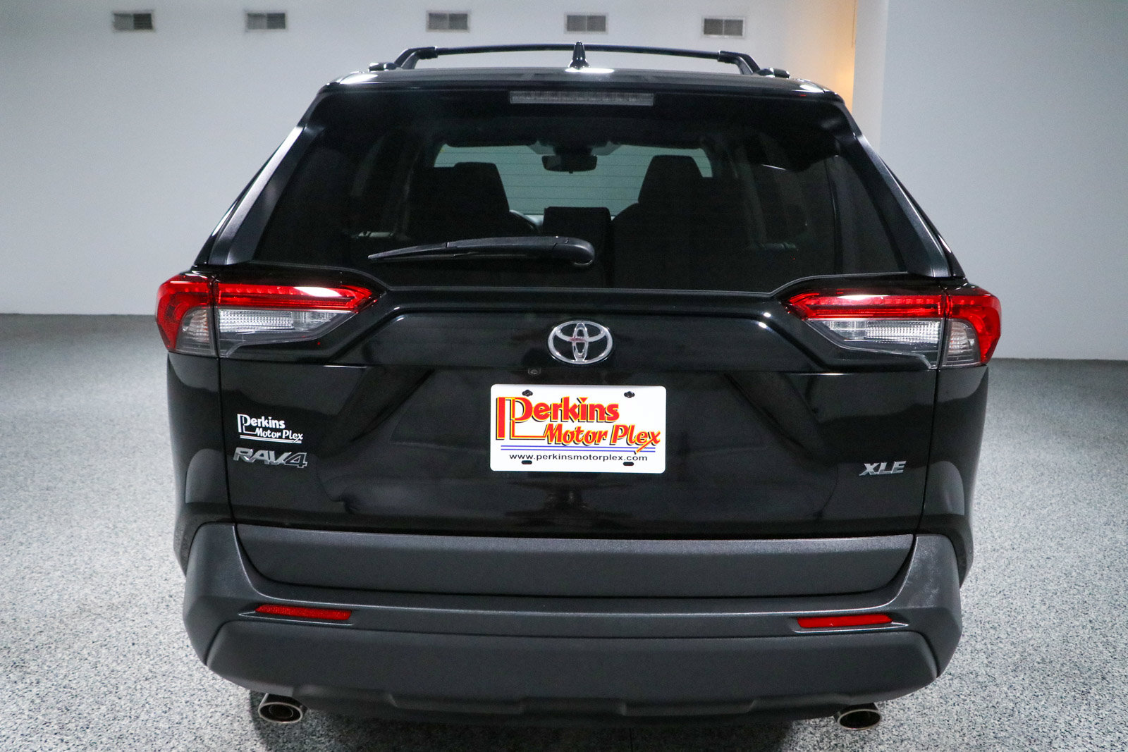 Used 2022 Toyota RAV4 XLE w/ Convenience Package FWD image 8