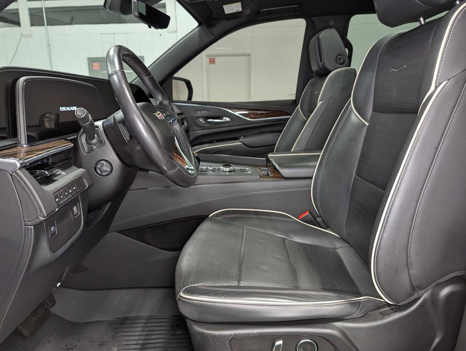 Certified 2021 Cadillac Escalade Premium Luxury image 4