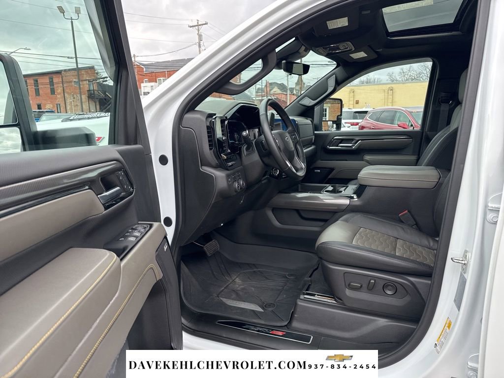 Used 2024 Chevrolet Silverado 2500 ZR2 w/ Technology Package image 16