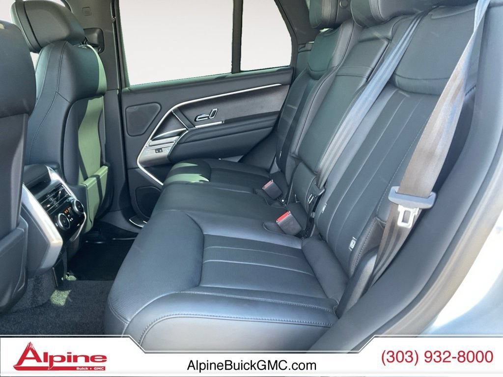 Used 2025 Land Rover Range Rover SE AWD/4WD image 13