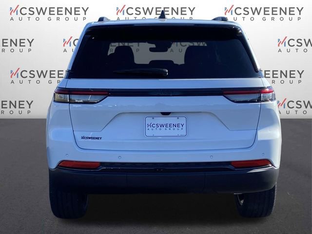 New 2025 Jeep Grand Cherokee Altitude image 4