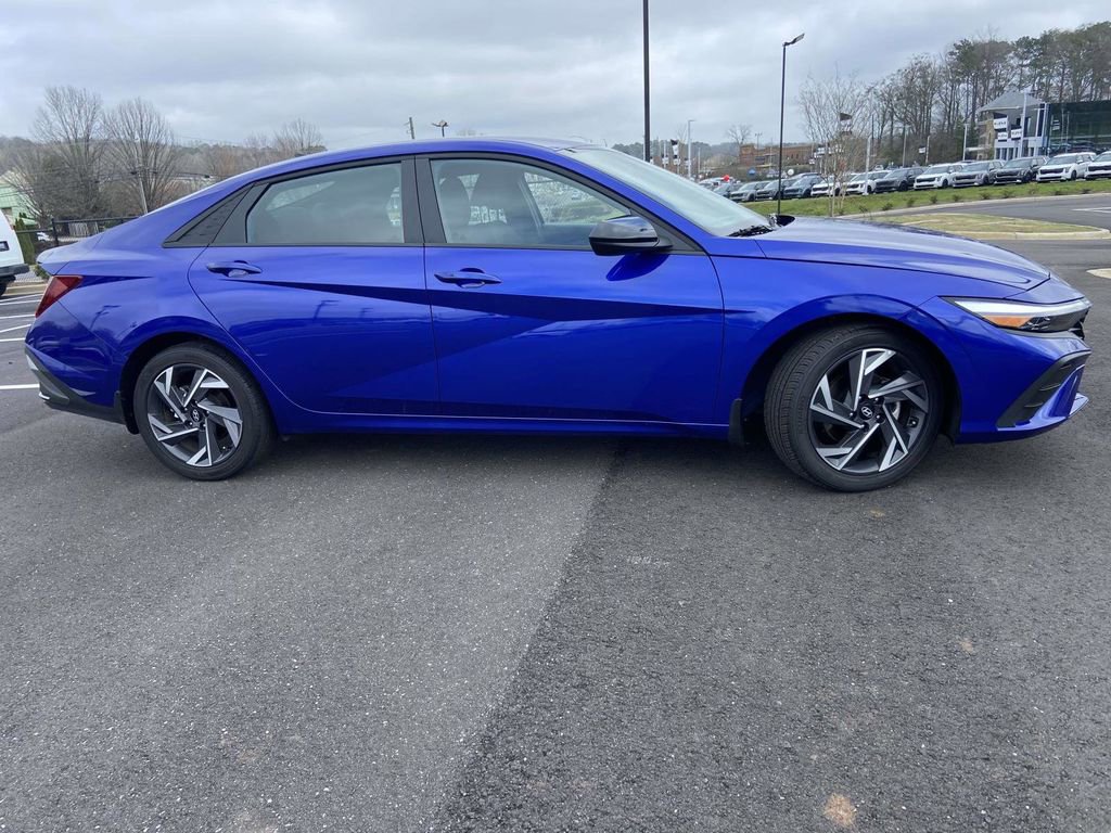 Certified 2025 Hyundai Elantra Sport image 2