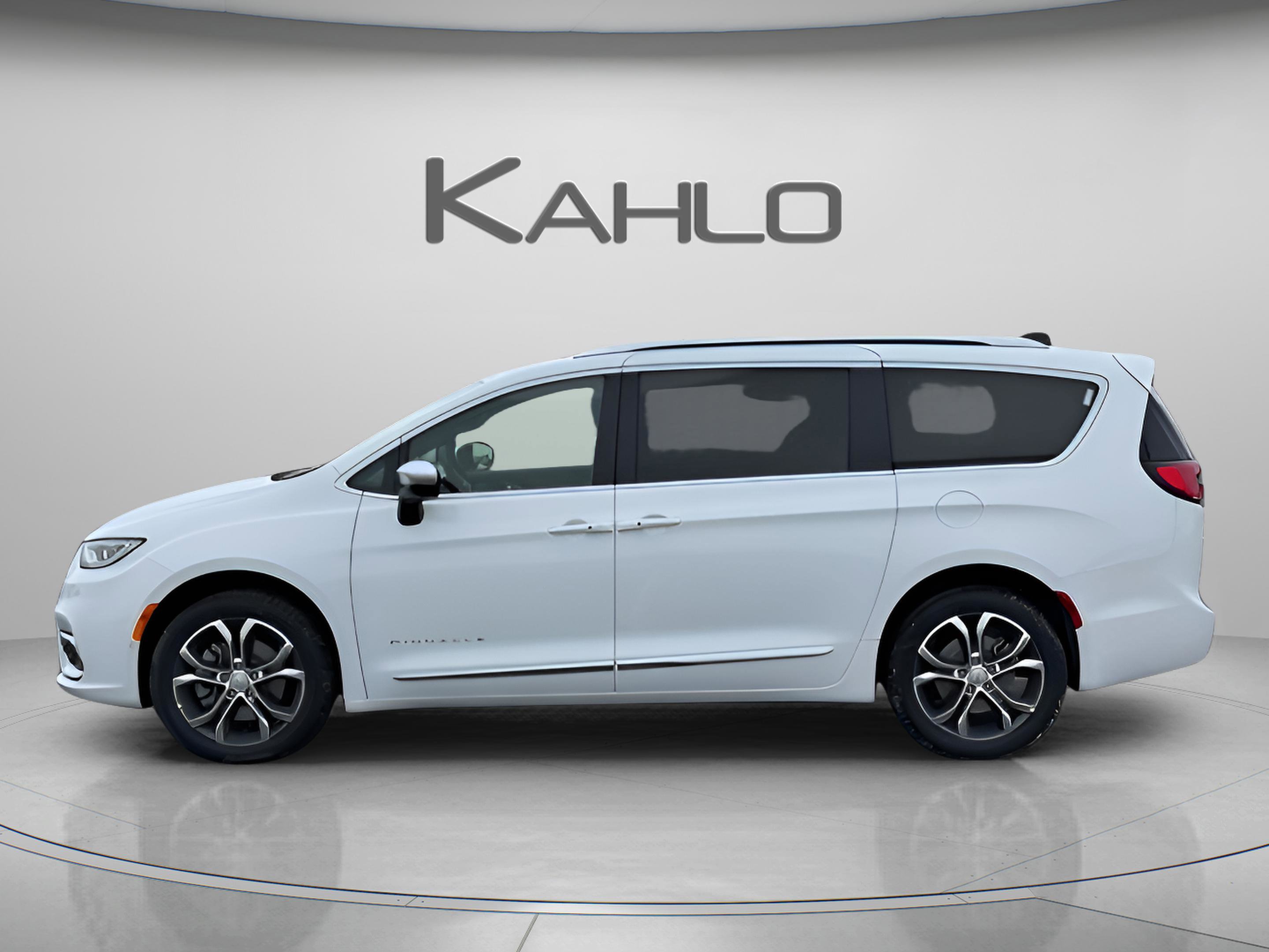 New 2026 Chrysler Pacifica Pinnacle image 2