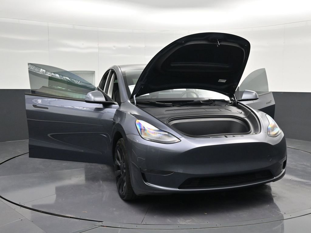 Used 2024 Tesla Model Y Long Range image 33