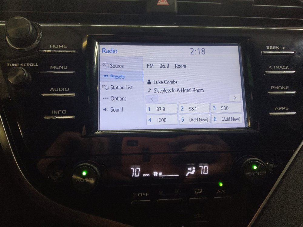 Used 2018 Toyota Camry XSE FWD image 25