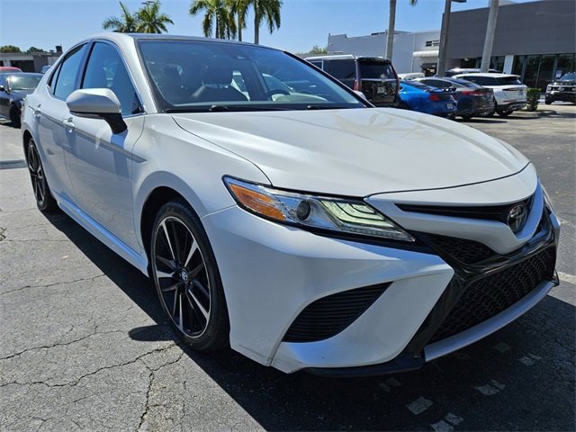 Used 2020 Toyota Camry XSE image 16