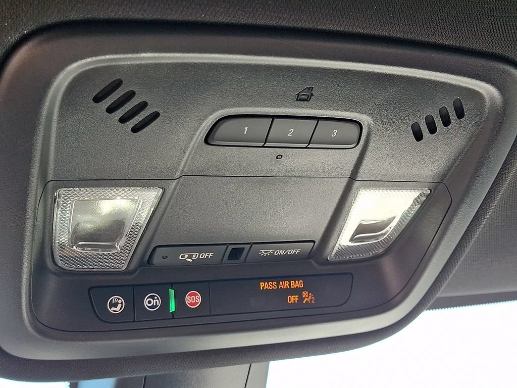 Used 2023 Chevrolet Traverse LT AWD/4WD image 23