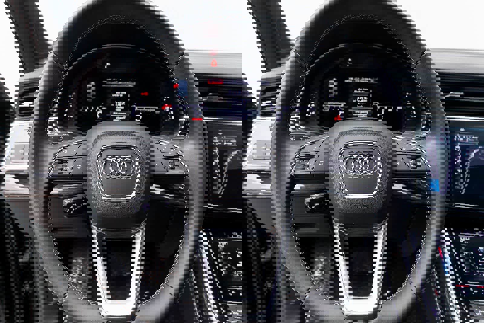 Used 2025 Audi Q7 3.0T Premium Plus image 14