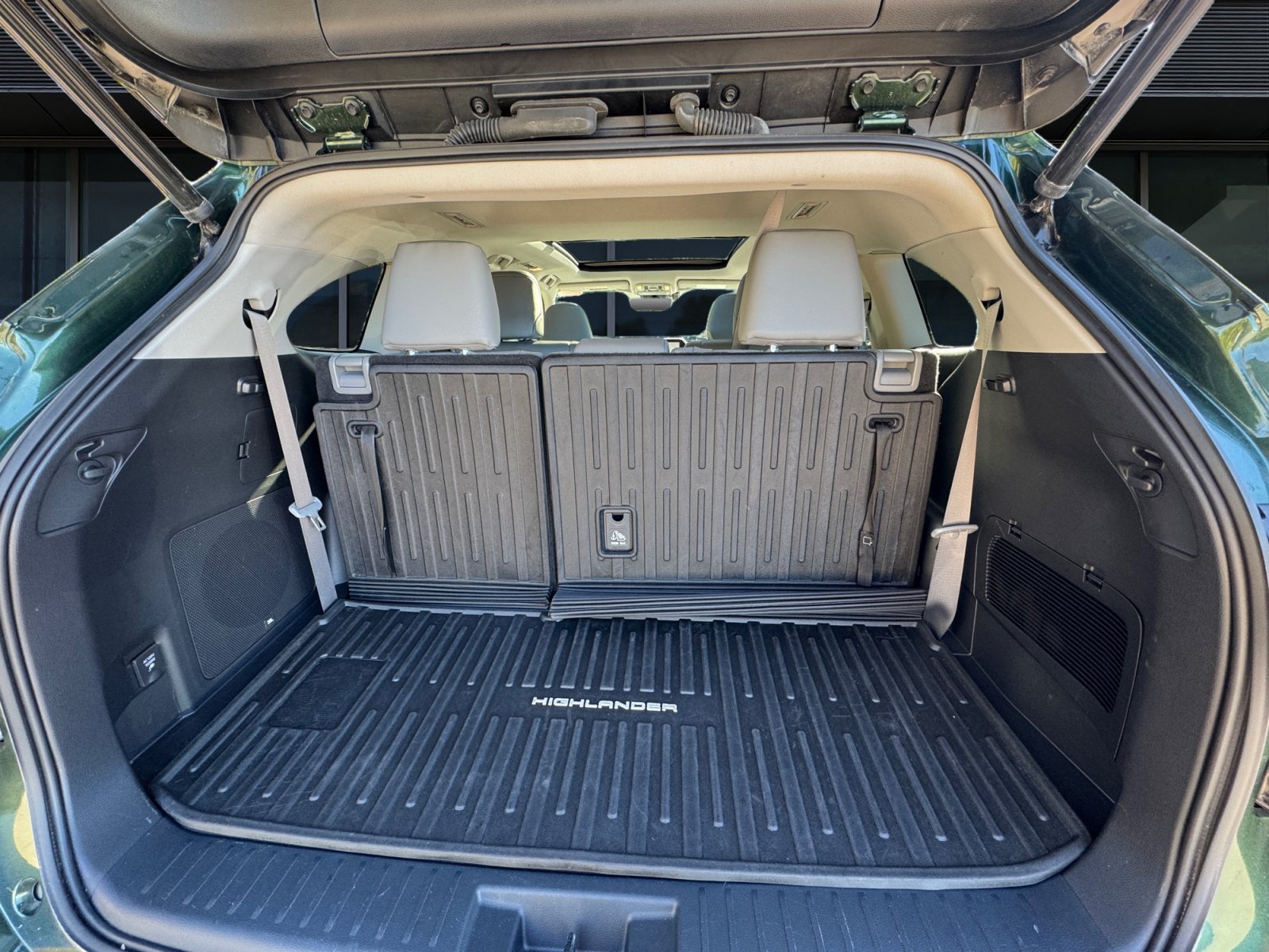 Used 2023 Toyota Highlander Platinum AWD/4WD image 12