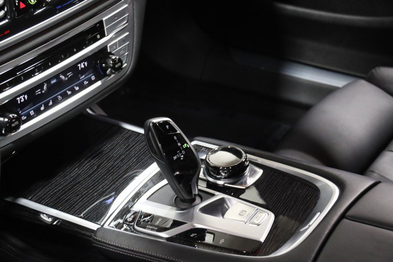 Used 2020 BMW 750i xDrive w/ Executive Package AWD/4WD image 65