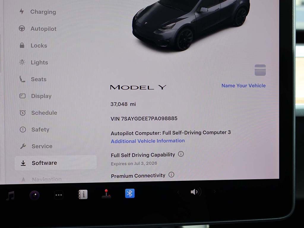 Used 2023 Tesla Model Y Long Range AWD/4WD image 42