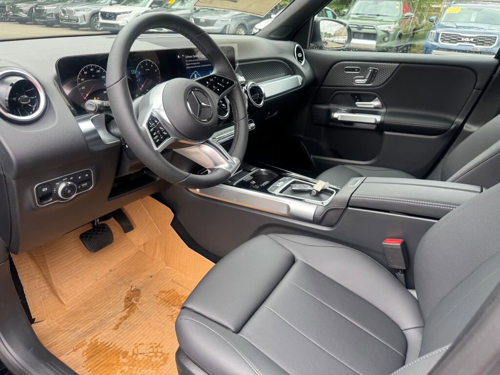 New 2026 Mercedes-Benz GLB 250 4MATIC image 9